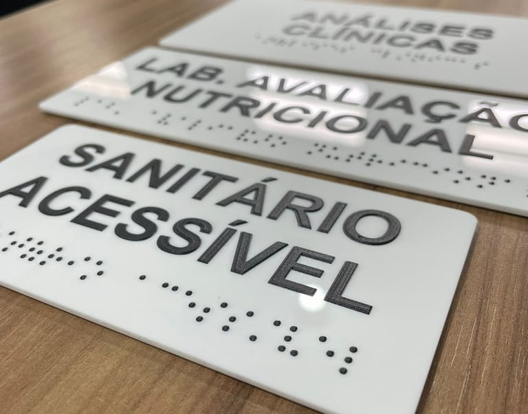 Placa em Braille ACM