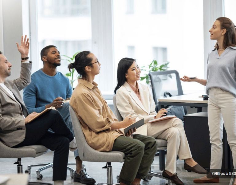 Equipe empresarial em treinamento corporativo