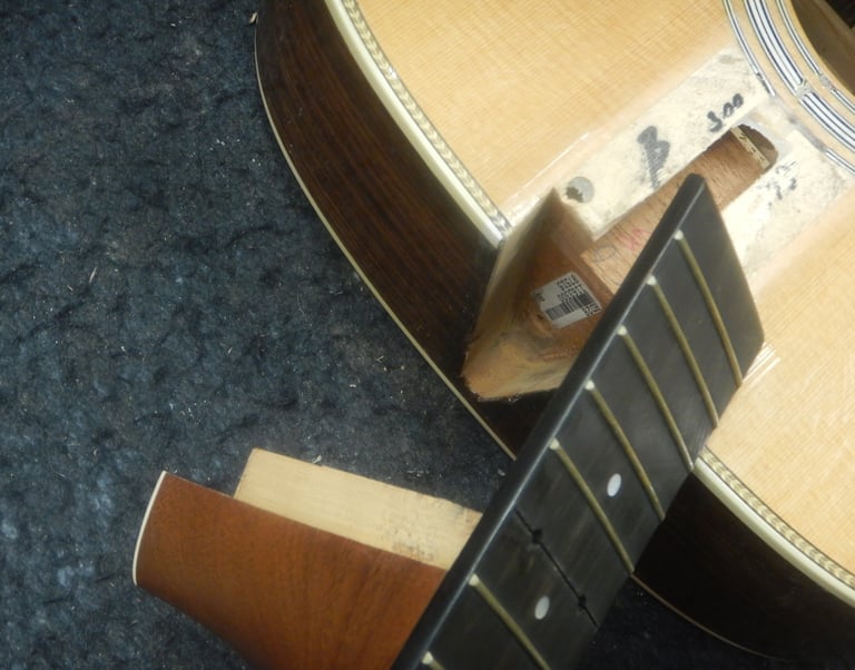 Martin acoustic guitar neck reset