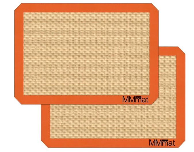 LFGB certified non-toxic silicone baking mats for high-heat cooking.