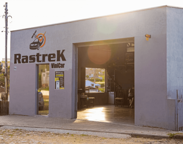 Fachada da Rastrek Vinicar, loja de rastreador veicular em Viamão RS