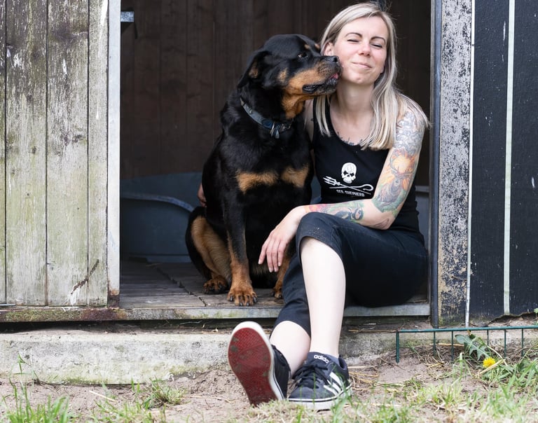 Susanne von SusaDogs mit Hund