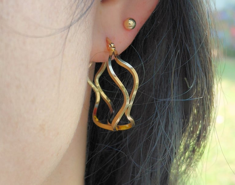 Boucles d'oreilles en acier inoxydable minimalistes élégantes et tendance