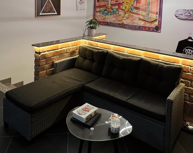 Tattoo and body piercing studio in Vagos, Aveiro.