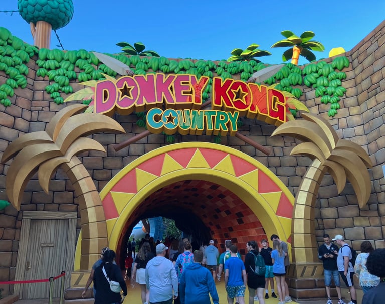 Super Nintendo World - Donkey Kong's Latched-on Land