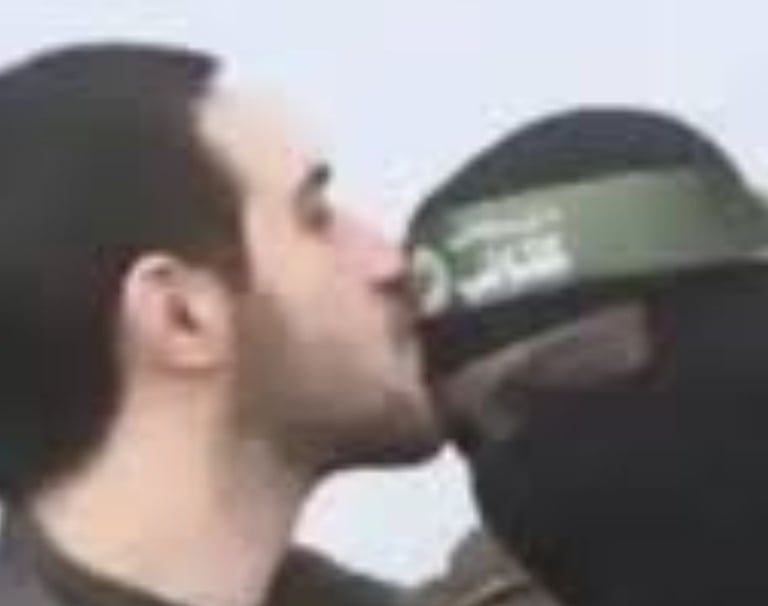  قبلة الأسير :  متلازمة غزه