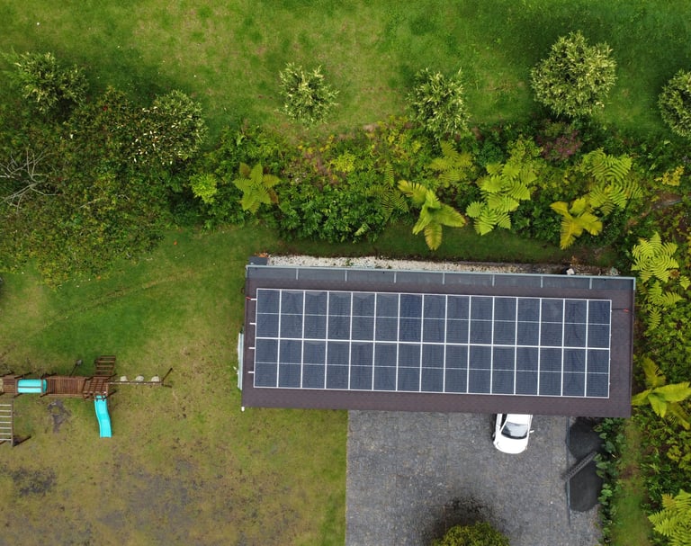 Energía renovable con paneles solares para un futuro sostenible