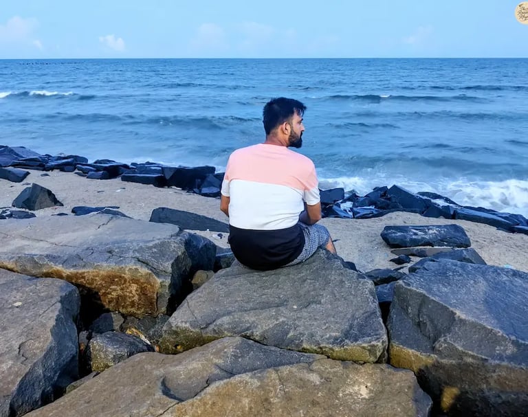 Early sunrise view at Pondicherry rock beach.