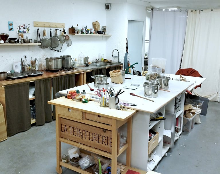 atelier de teinture vegetale artisanat occitanie francais aveyron fibres naturelles