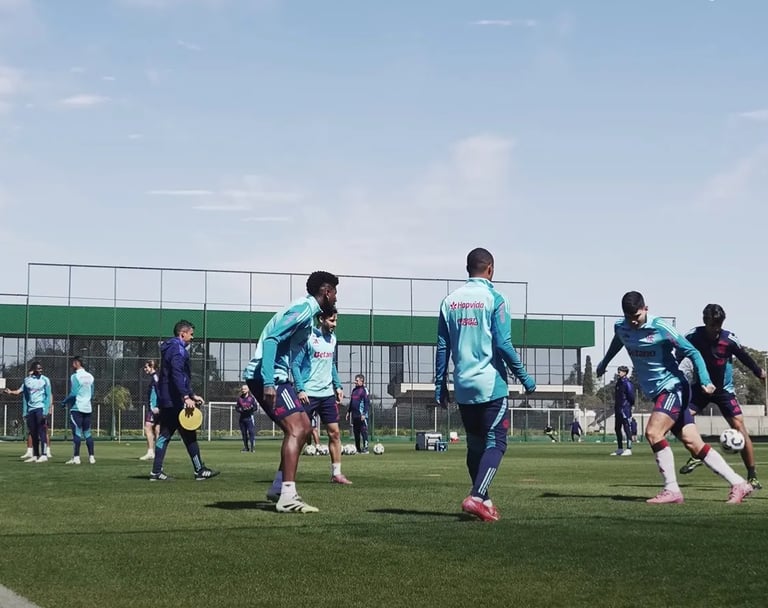 Flamengo treinou na Argentina, após jogo contra Estudiantes, para se preparar para o Brasileirão.