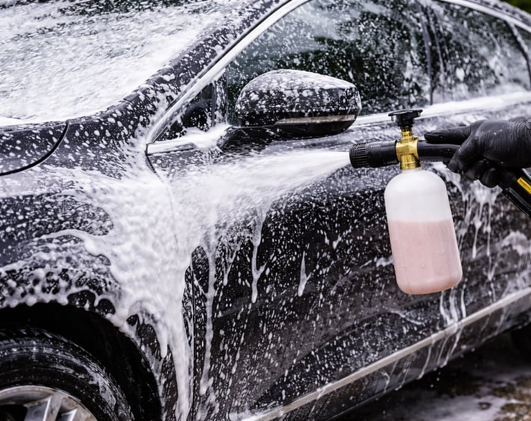 Lavage voiture au canon mousse