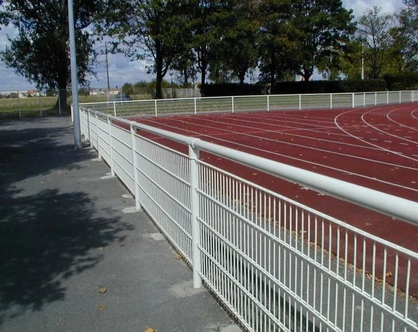 main courante habillée de stade