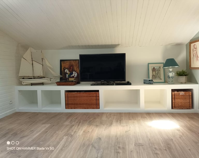 mur-tv-sur-mesure-les--sables-d-olonne-talmont-ile-d-olonne-les-achards