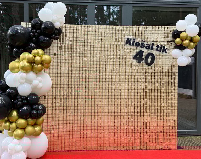 Auksinė foto sienelė, foto siena dekoras, foto siena vilnius nuoma, foto sieneles nuoma vilniuje