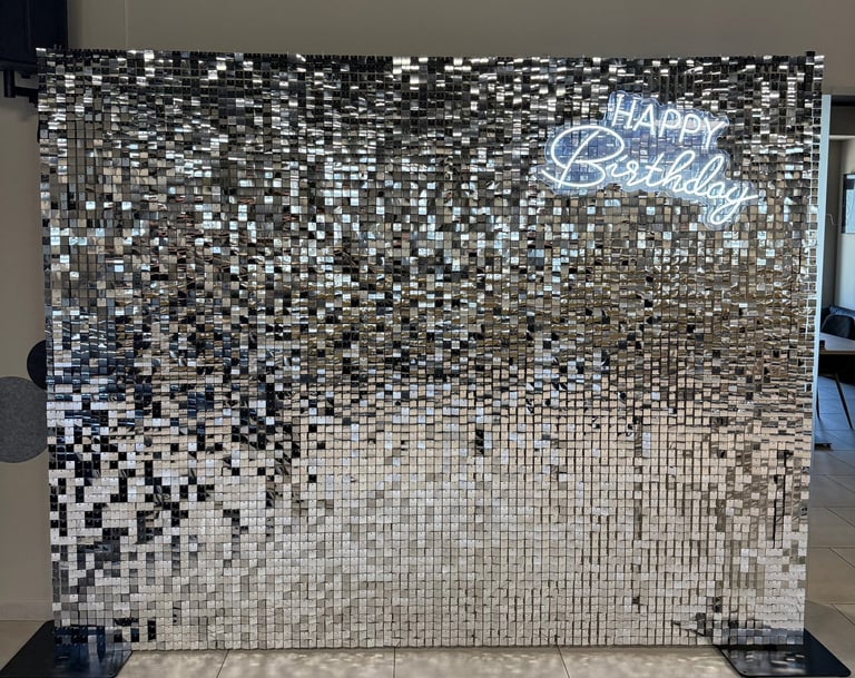 Sidabrinė foto siena, foto siena vilnius, foto siena nuoma vilniuje, foto sieneles nuoma