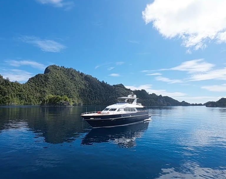 Philippines Explorer 2 boat