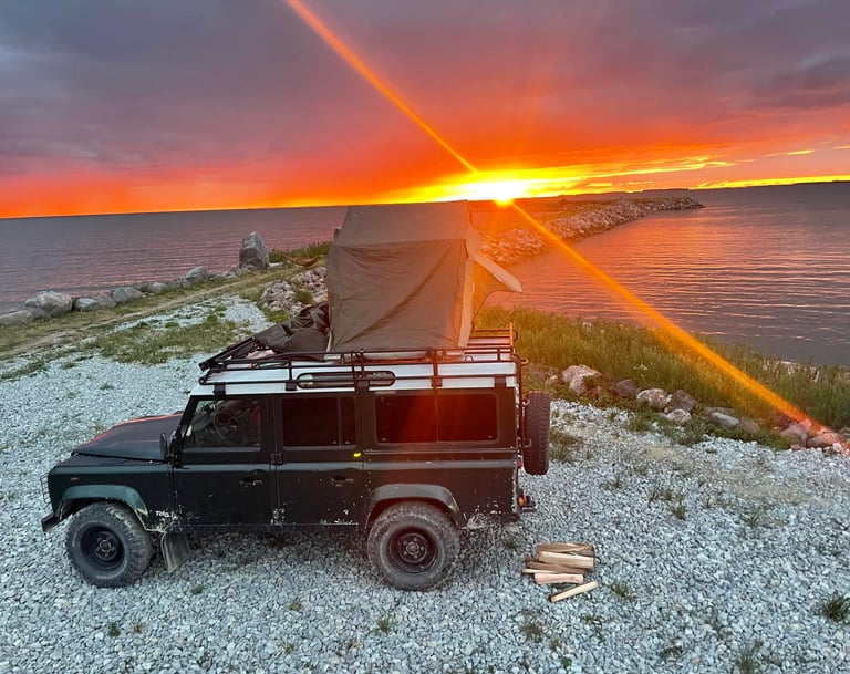 Land Rover Defender Rooftop Tent