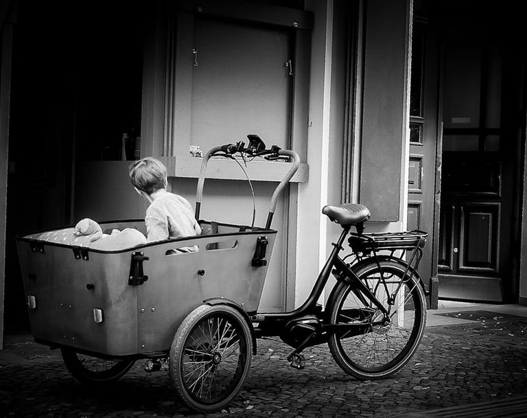 "Waiting for Mum, Berlin" by Darren Arkins