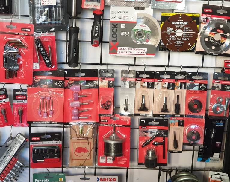 puntas atornillar, fresas madera, muelas debastar, discos y formones