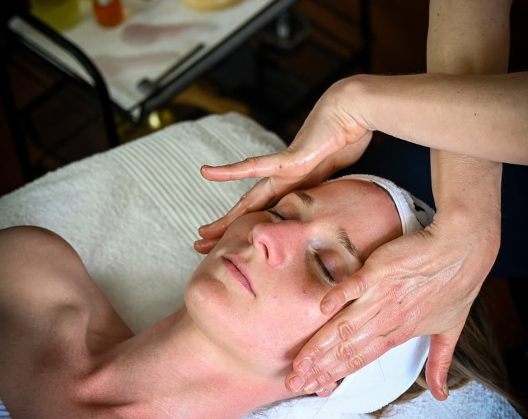 Isabelle facialiste propose des massages du visage pour raffermir et repulper votre peau