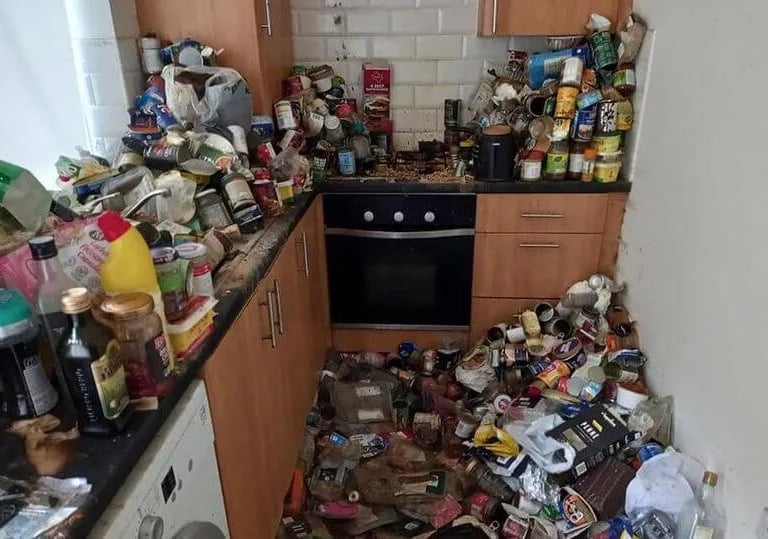 hoarder house kitchen