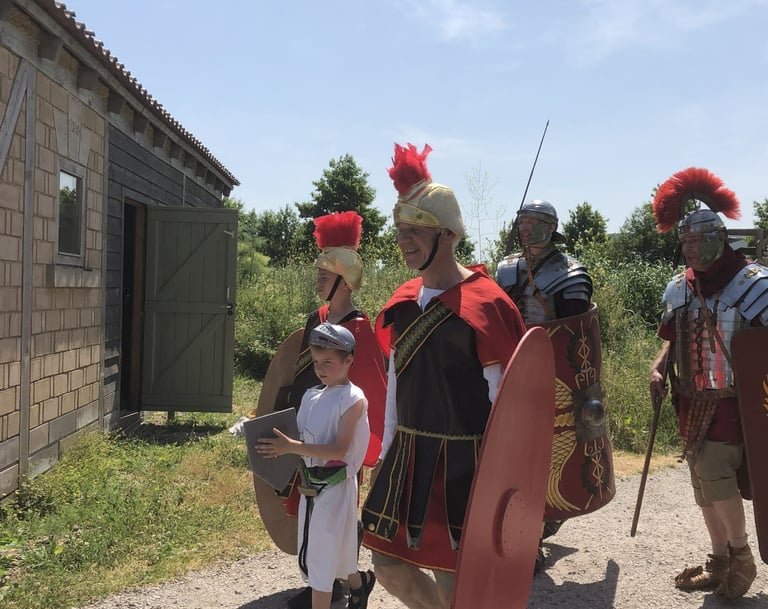 Romeinse reenactors tijdens de optocht door bodegraven