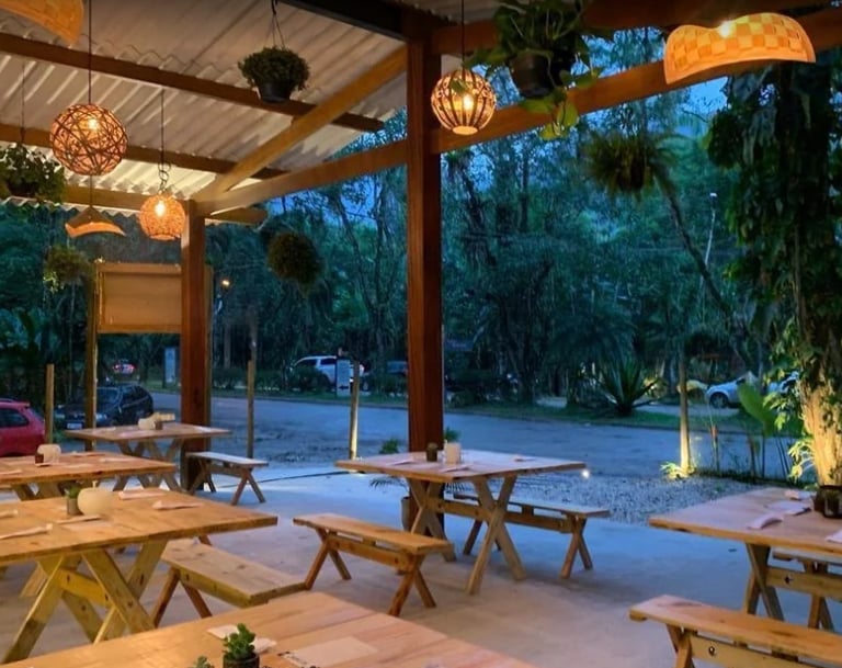 Na mata Pizzaria  em Itamambuca