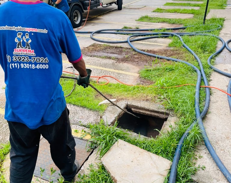 entupimento de caixa de esgoto