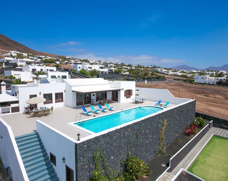 Chalet Casa Paula (Bajo los riscos,22. Playa Blanca, Yaiza, CN, 35580), photo by Expedia