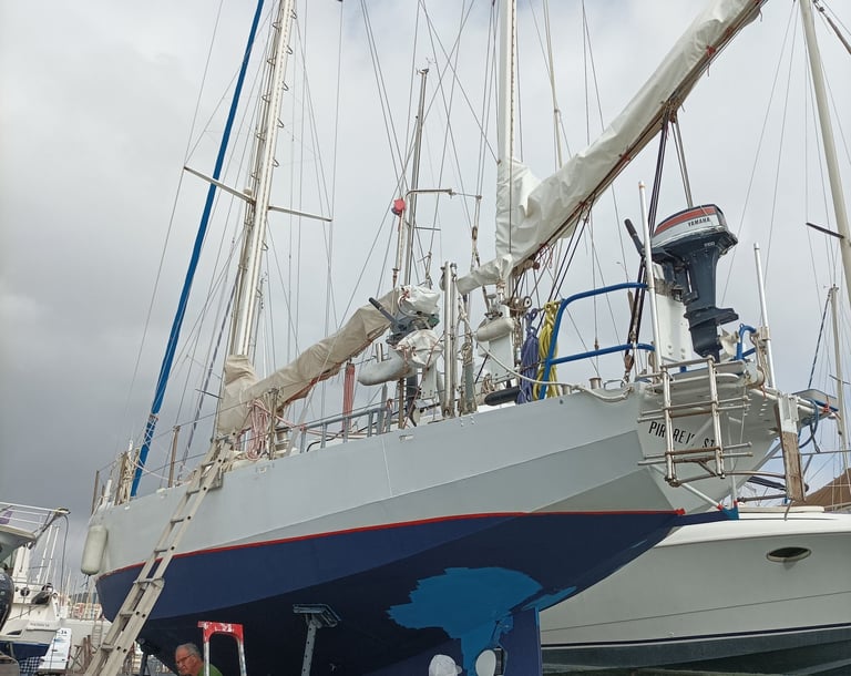 Painting on antifouling.