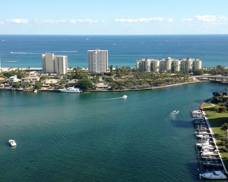 Caregivers providing senior home care in Boca Raton