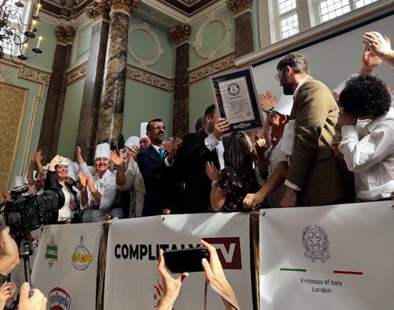 Proclamazione ufficiale del Guinness World Record per il tiramisù più lungo del mondo