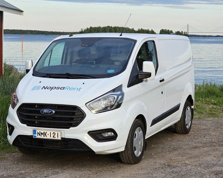 Ford Transit Custom pakettiauto 24h - Oulun edullisin hintatakuulla