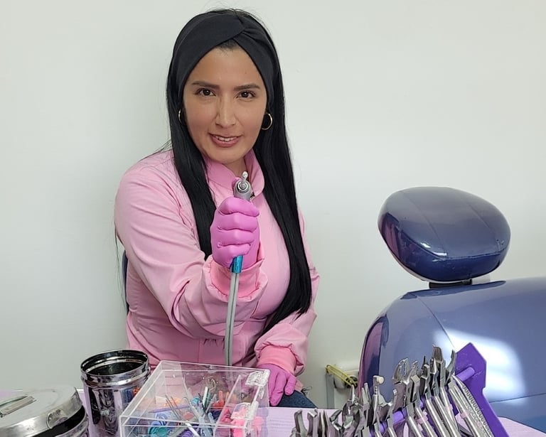 Especialista en Blanqueamiento Dental Lima - Tratamientos Estéticos Profesionales