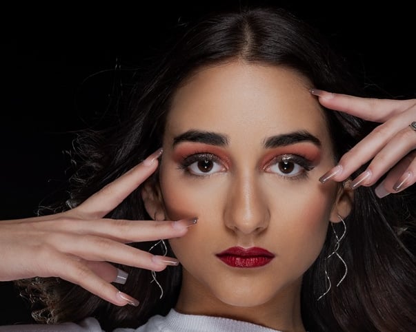 retrato en estudio, profesional, imagen corporativa, primer plano, quinceañera 