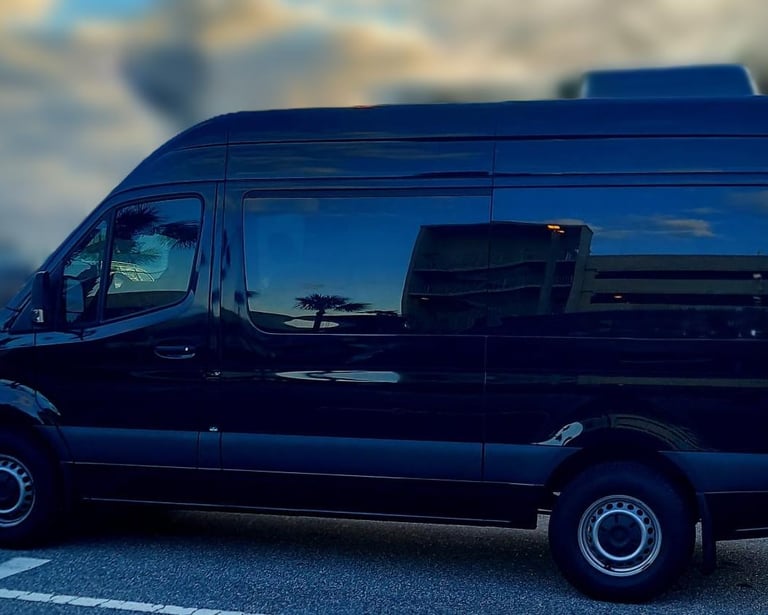 10-passengers-van