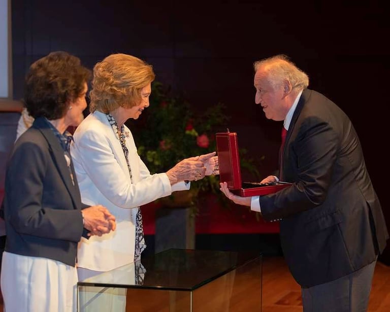 The Queen Sophia, Peter Csaba