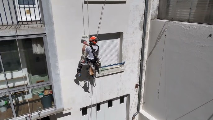 Peinture facade par cordiste à Béziers