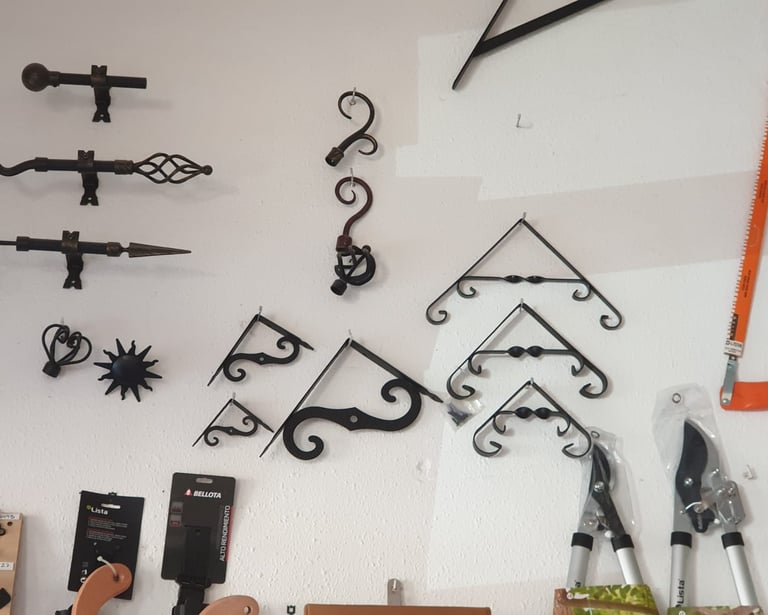 escuadras y barras de forja