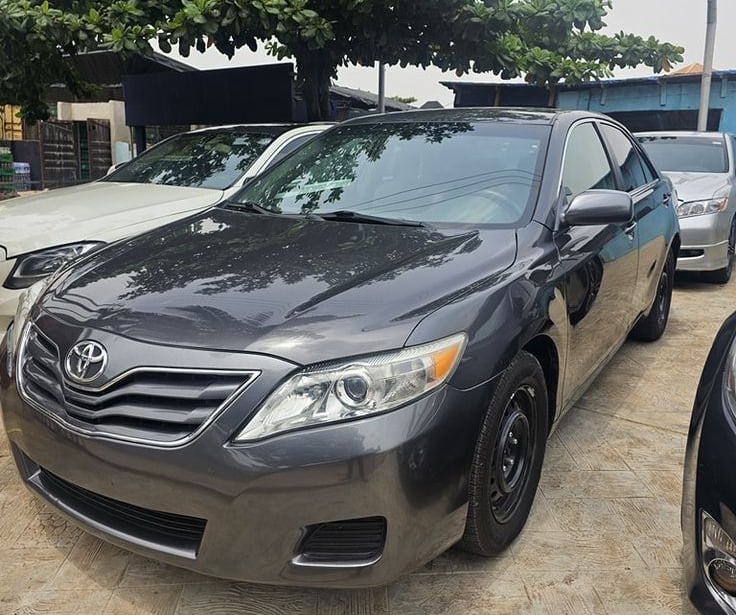 2010 toyota corolla on premium tyres