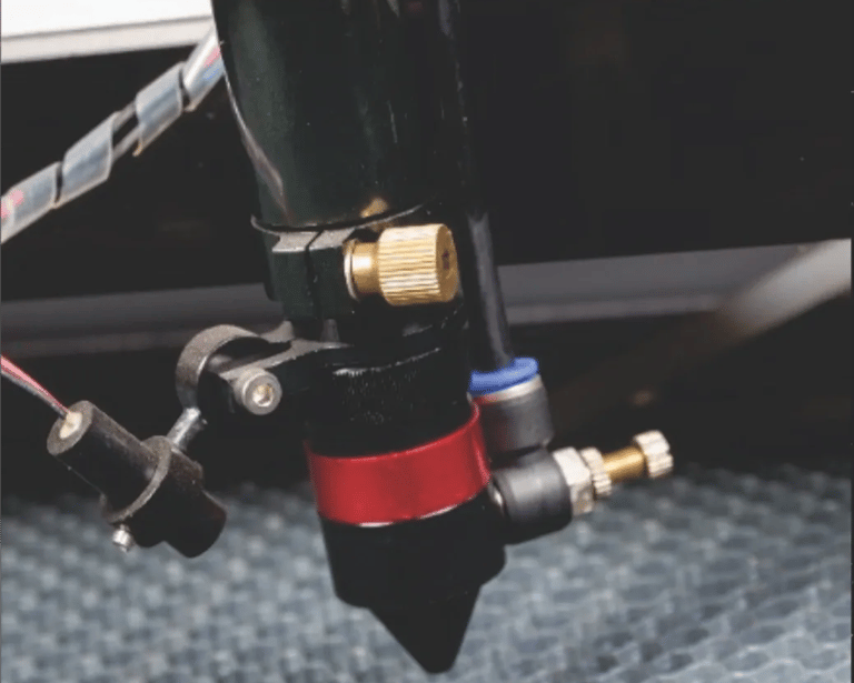 máquina de corte y grabado láser