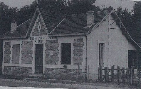 Ancienne maison bourgeoise de Saumos en Gironde, représentative du patrimoine historique et architec