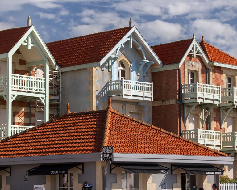 Bâtiment collectif Soulac-Sur-Mer, couverture et zinguerie avec EJL Couverture
