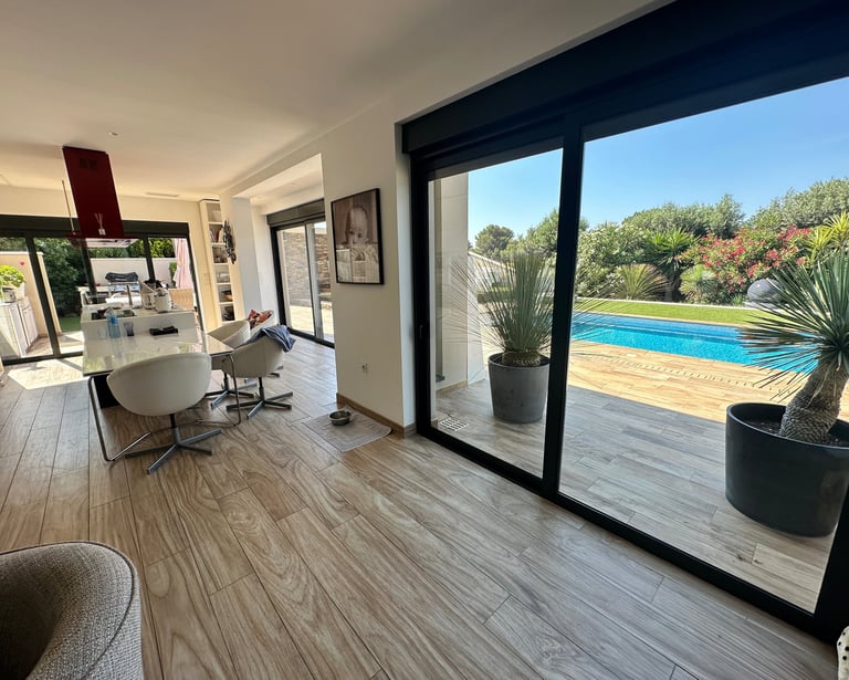Nettoyages de vitres et baies vitrées à Cassis