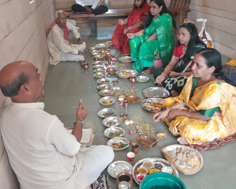 Multiple yajaman families performing Matrugaya Pind Daan ritual with samagri at Bindu Sarovar Siddhpur
