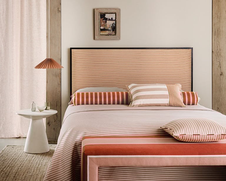 Décors de lit traversin coussin et plaid