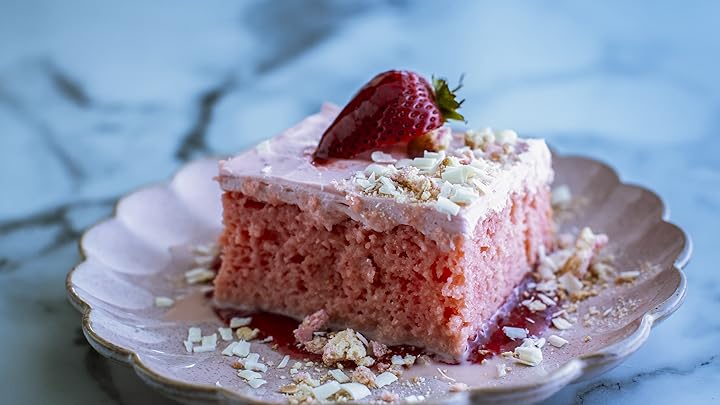 Bolo low carb de coco com morango