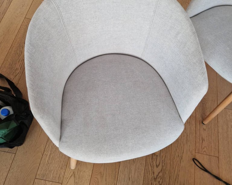 Czyściutki fotel po praniu odkurzaczem piorącym