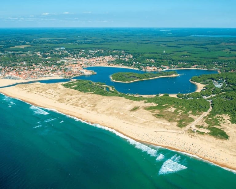 vu du ciel du lac marin dans les Landes