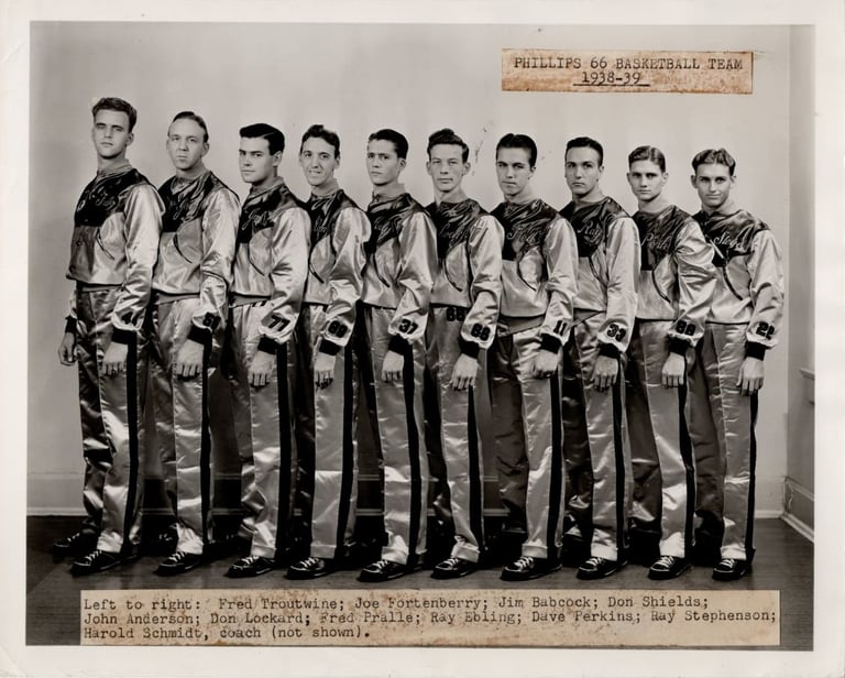 1938-39 Phillips 66ers Oilers Basketball Team Issued Type 1 8x10 Photograph